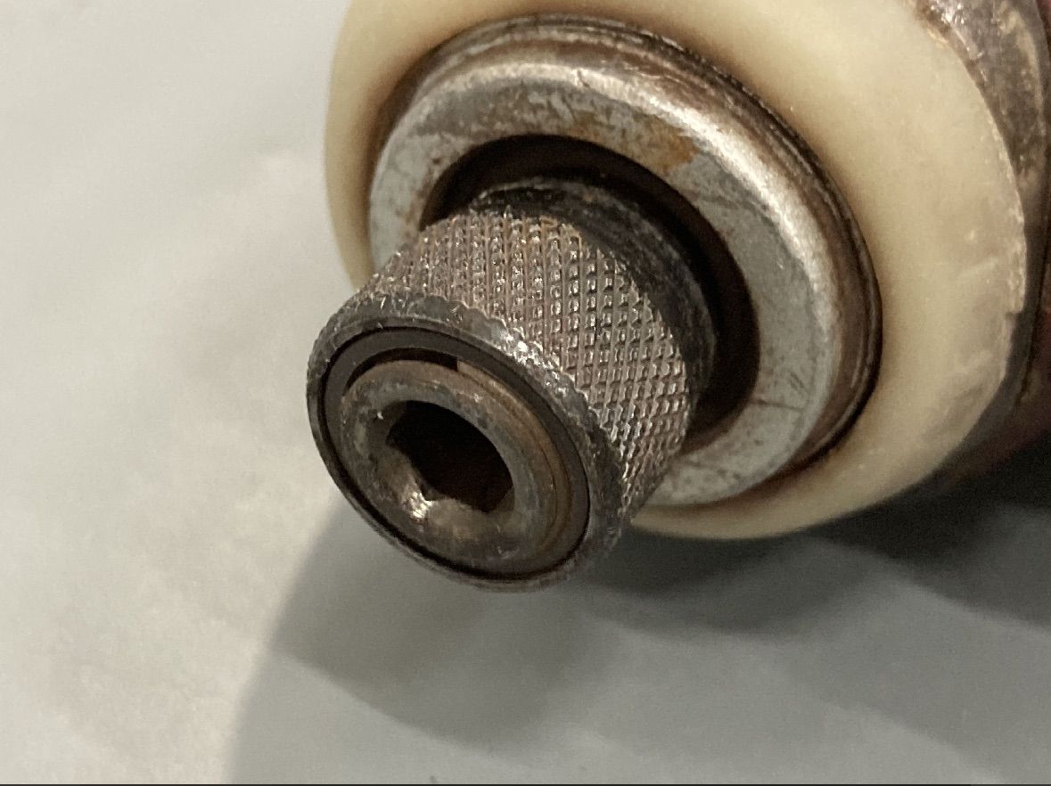 マキタ充電式インパクトドライバーTD171D