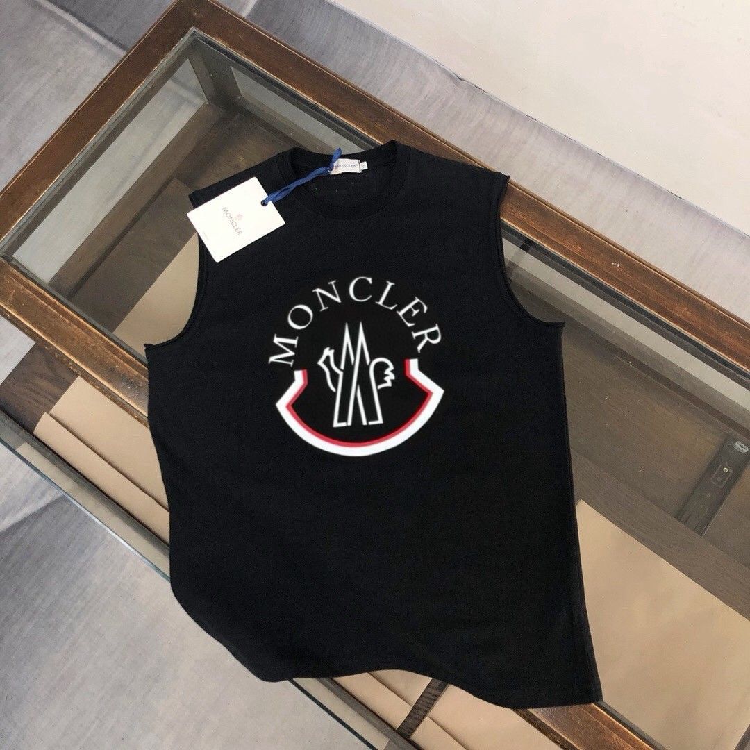 Moncler ブラック ノースリーブベスト