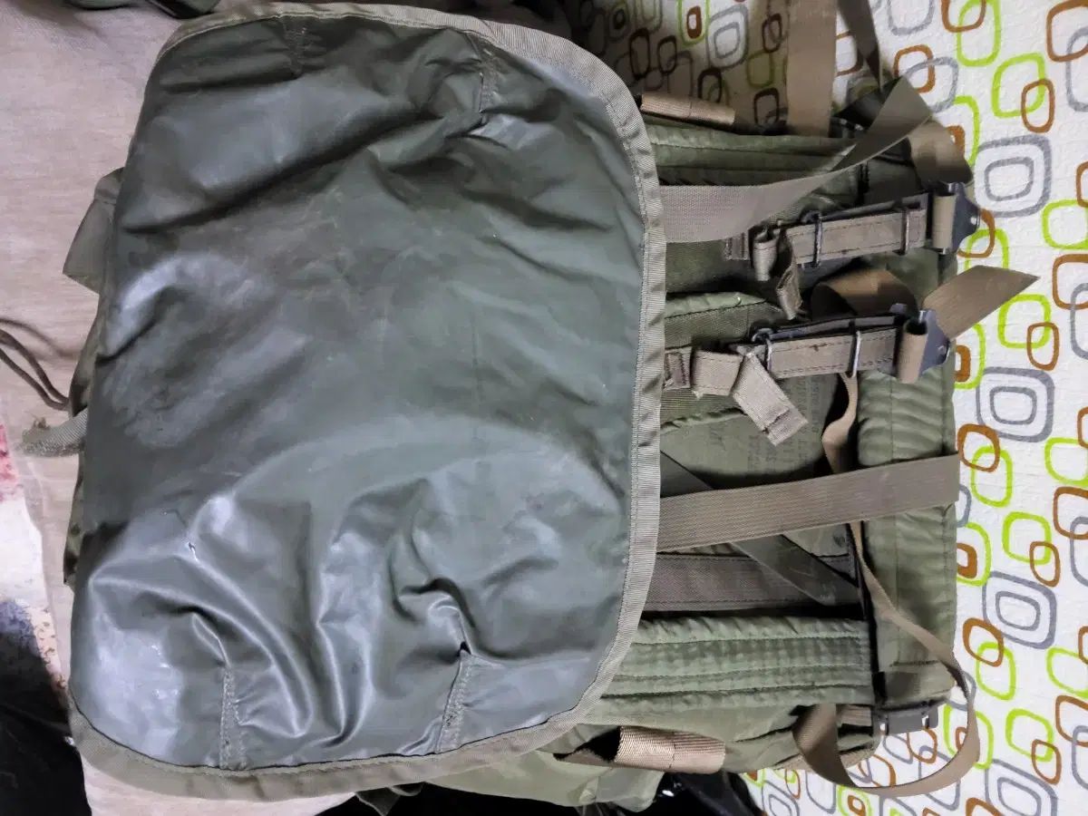 ベトナム戦争 トロピカル リュックサック 本物の米軍 - メルカリ
