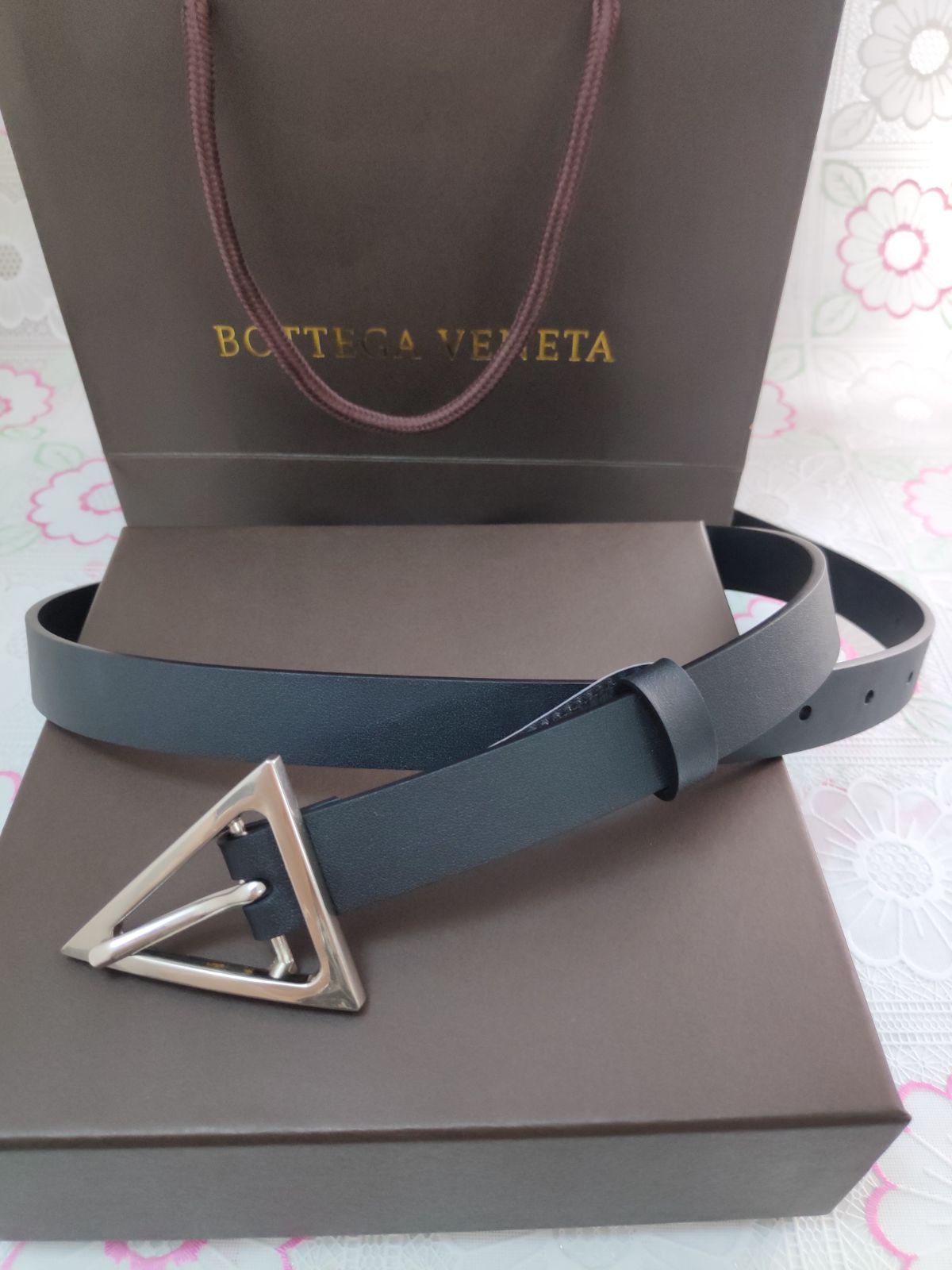 超人気✨BOTTEGA VENETA/ボッテガヴェネタ ベルト 銀色金具