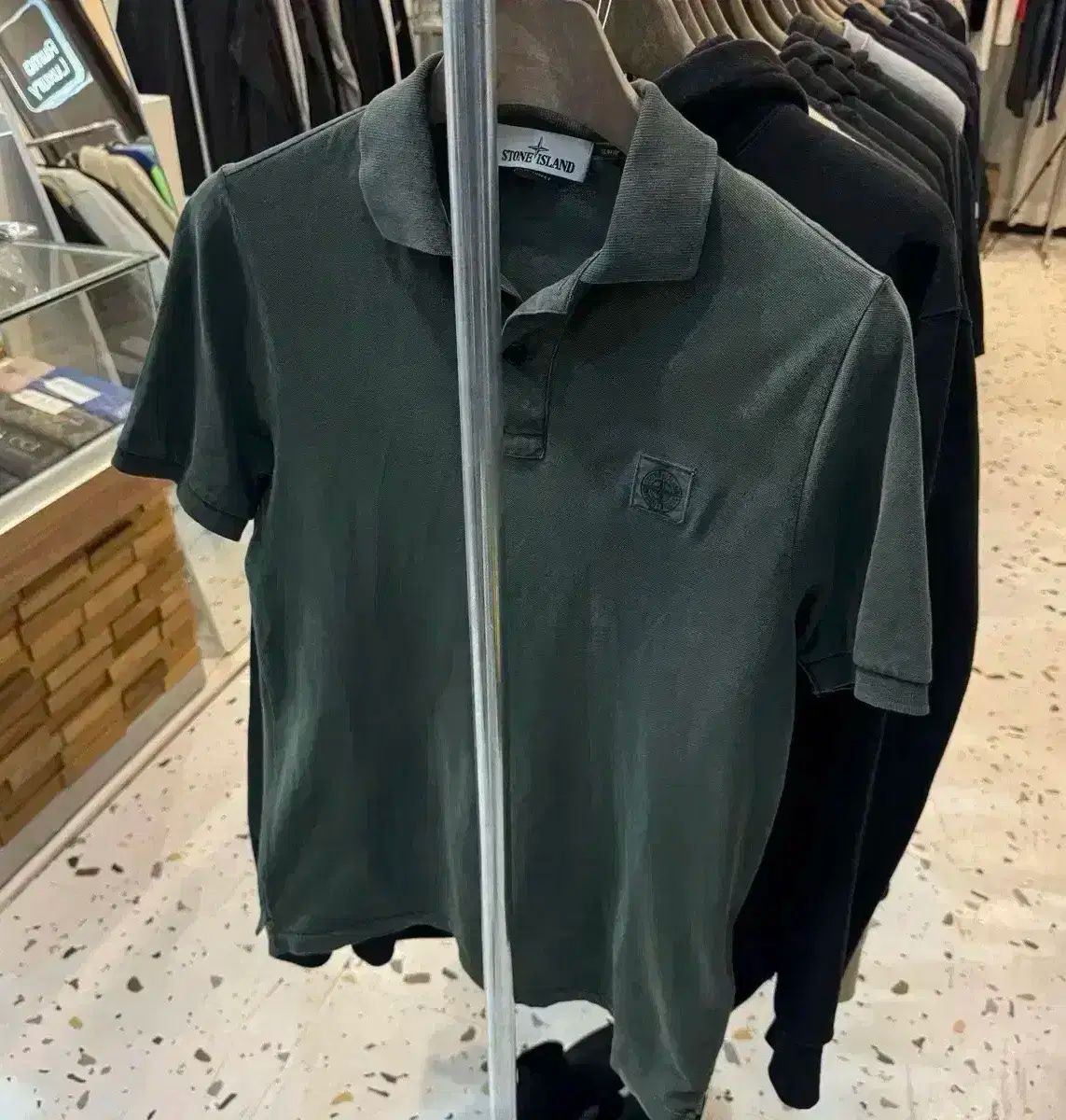 ストーンアイランド　スリムフィット　ポロシャツ 正規品 STONE ISLAND(ストーンアイランド) スリムフィット ポロT