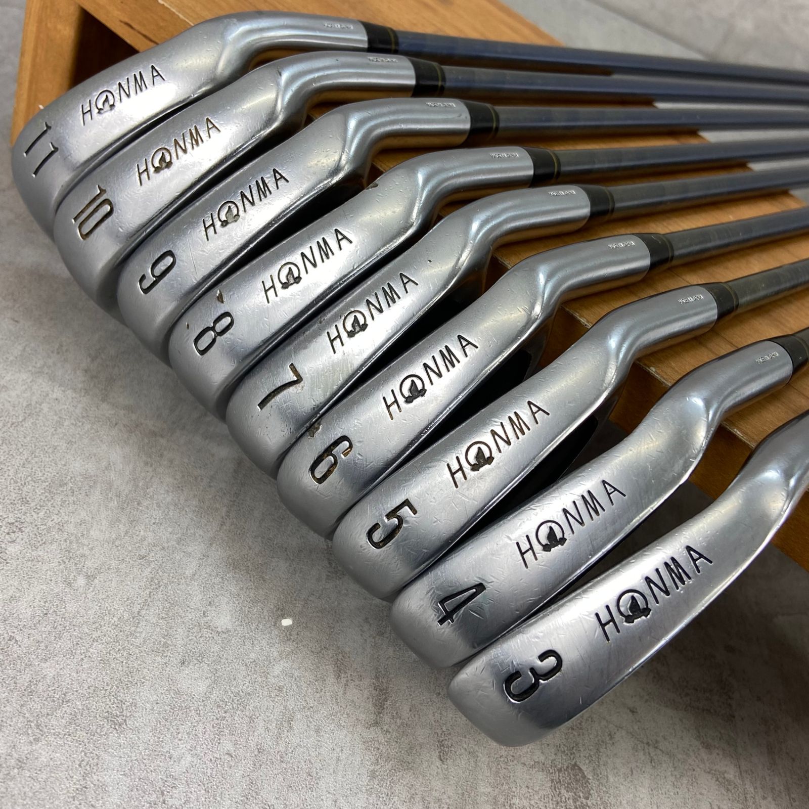 本間ゴルフ - HONMA　ホンマ　LB280　黒七宝　メンズゴルフ　アイアン9本セット　カーボン　R-1　右利き用　ハーフキャビティー HONMA ホンマ LB280 黒七宝 メンズゴルフ アイアン9本セット