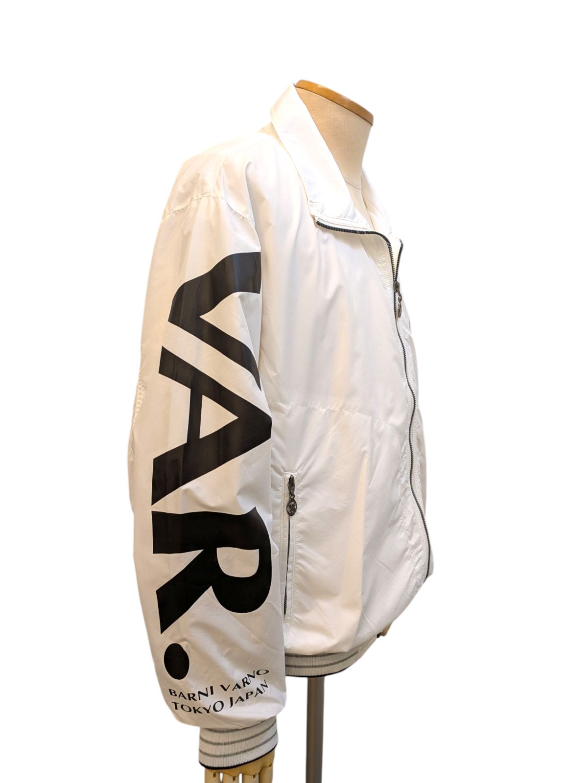 BARNI VARNO ホワイトナイロンジャケット BARNI VARNO／バーニヴァーノ】ロゴ ナイロンブルゾン ホワイト