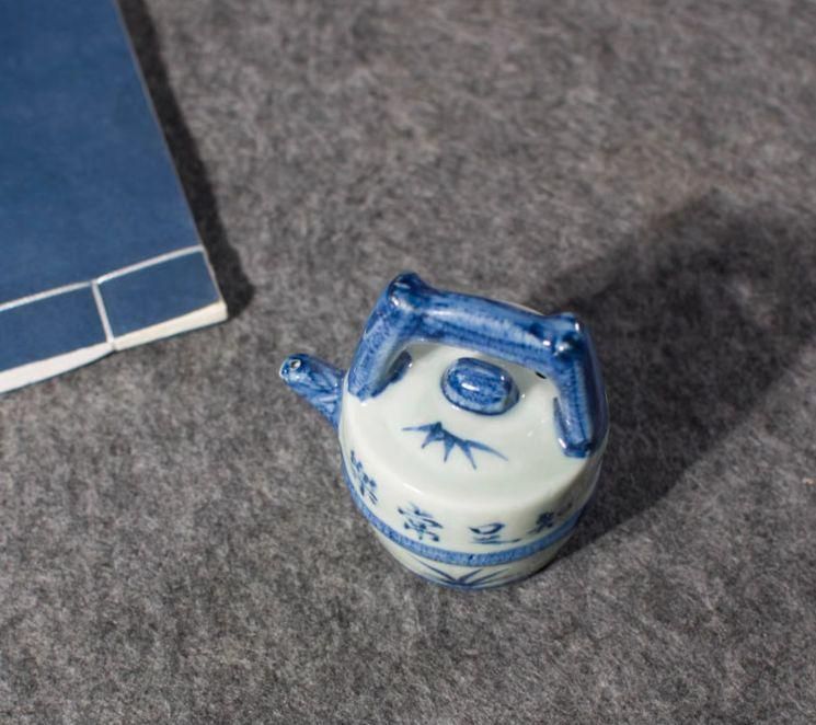 青磁満開片文房器 水滴 文房具  陶磁器  現代工芸品 美術品 装飾品 置物 青磁満開片文房器 水滴 文房具 陶磁器 現代工芸品 美術品 装飾品
