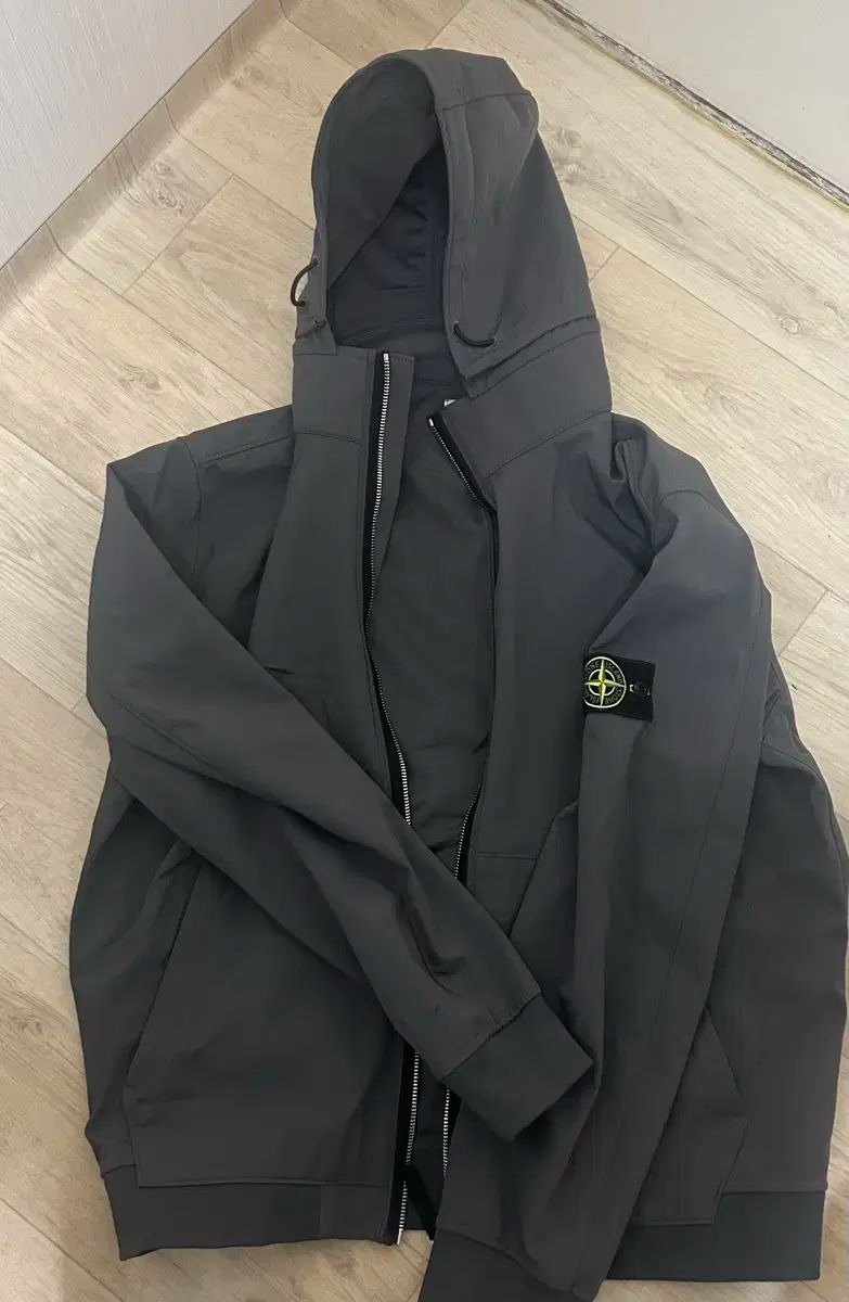 STONE ISLAND(ストーンアイランド) ウインドブレーカー - メルカリ