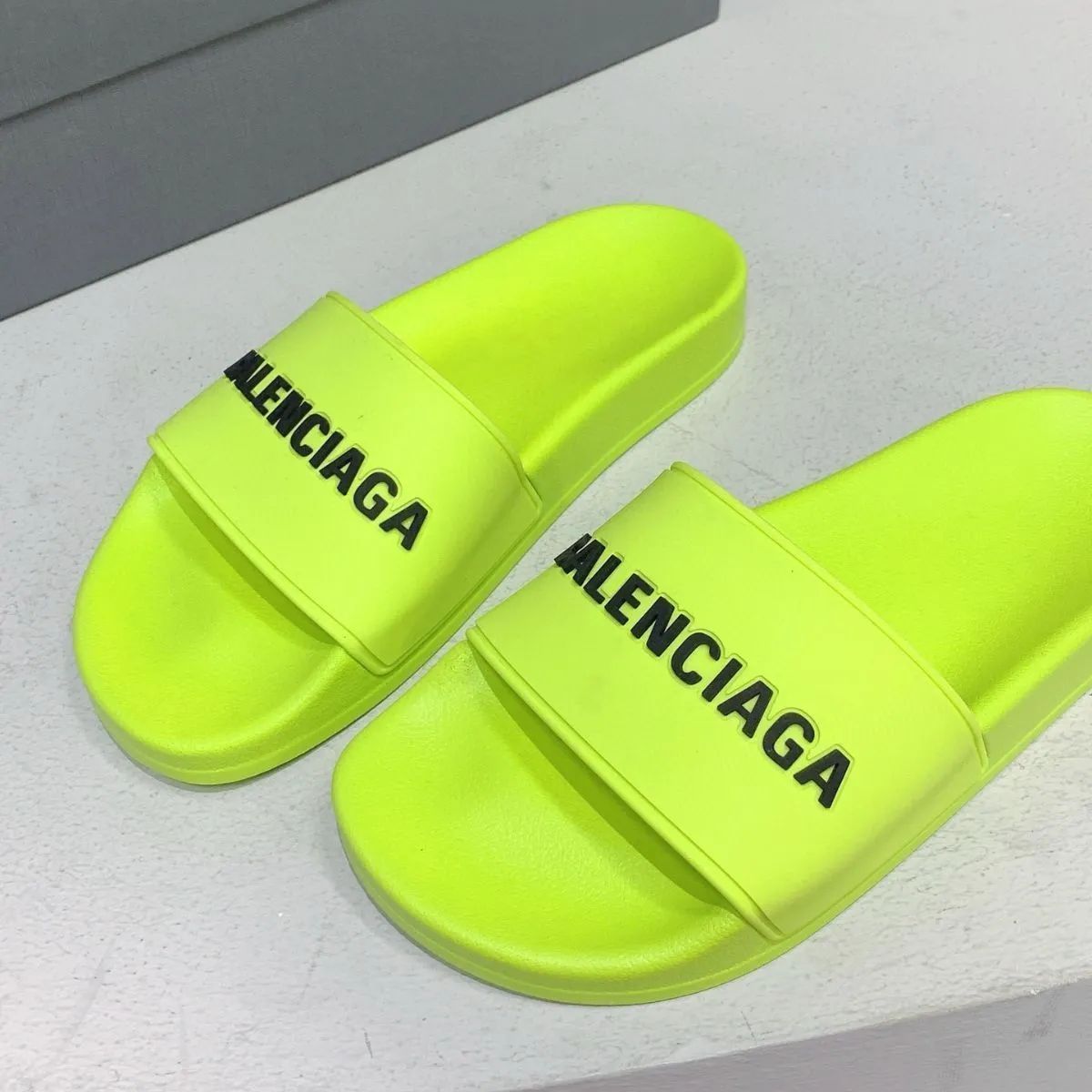 ✨最終値下げ✨ BALENCIAGA プールスライドローサンダル✨男女兼用 