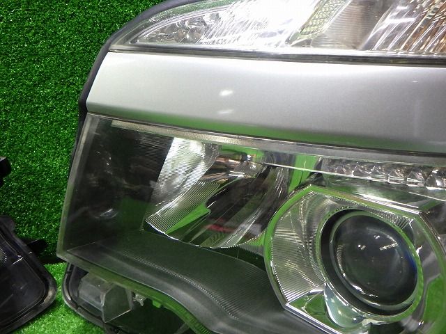 70ヴォクシー ヘッドライト 左右 ハロゲン ZRR70 75 後期 28-224 X トヨタ 251003017