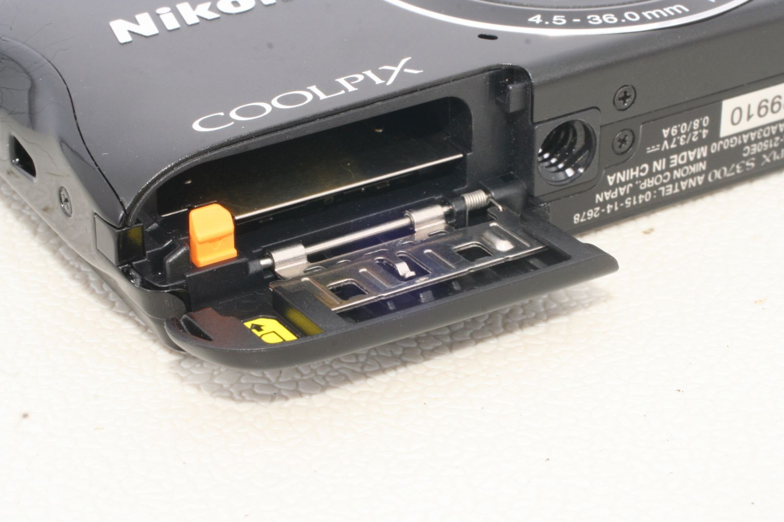 良品☆清掃済 完動品 ニコン Nikon COOLPIX S3700 オールドコンデジ