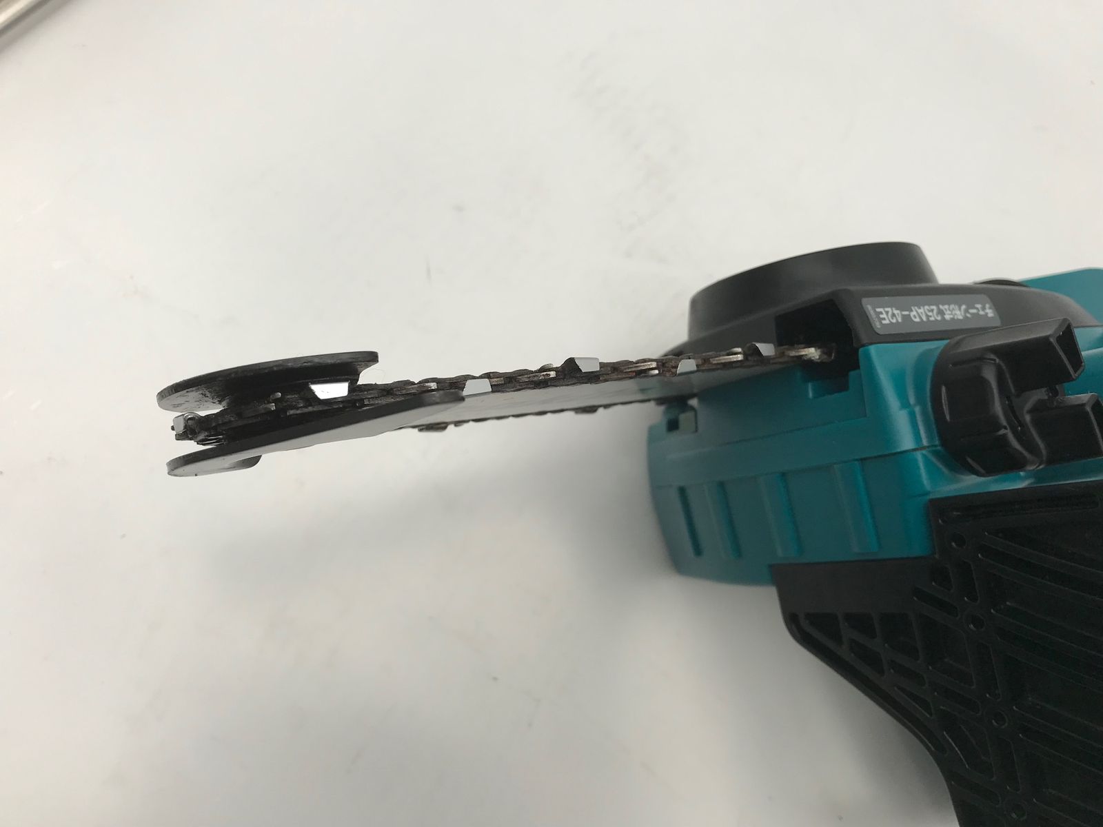 マキタ 18v充電式チェンソー