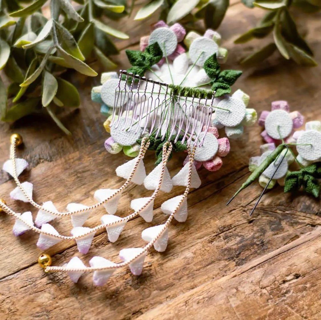 【囲み】3055 つまみ細工 髪飾り 成人式 七五三　入学　卒業 囲み】3055 つまみ細工 髪飾り 成人式 七五三 入学 卒業 再販 囲み