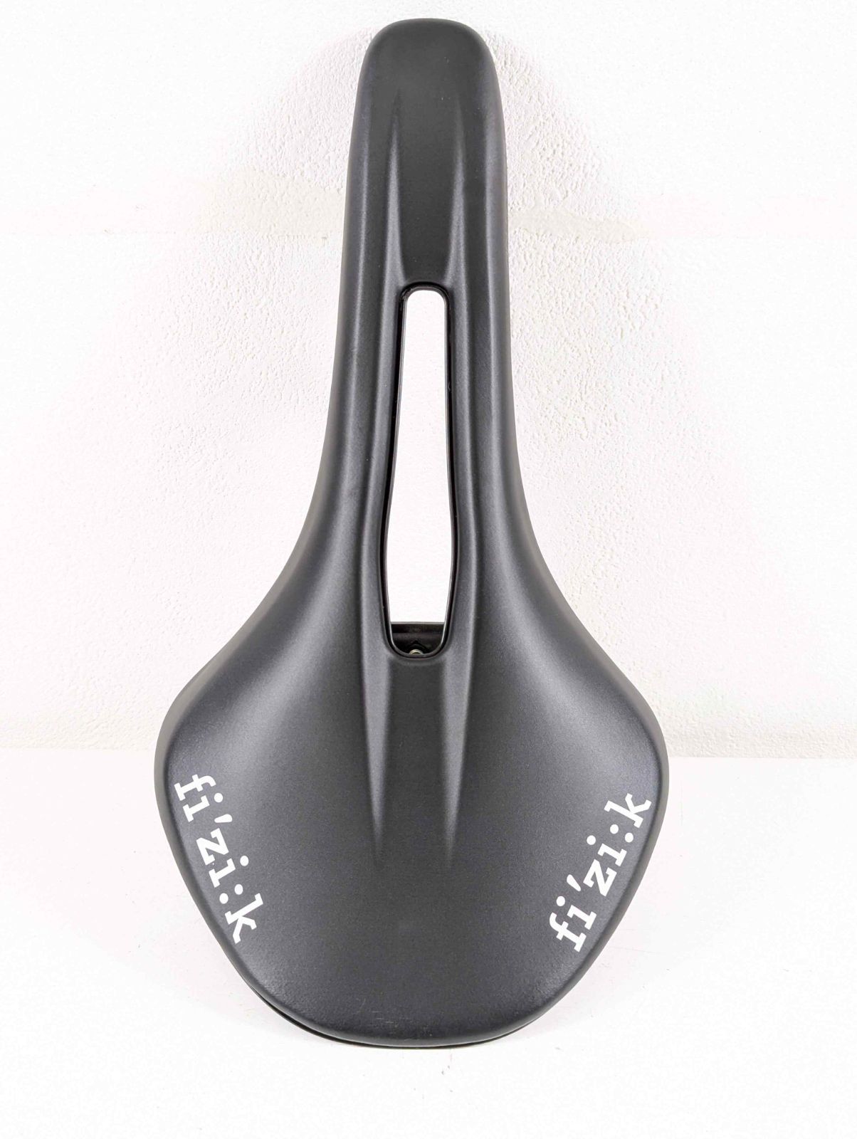 【新品　未使用】サドル　Fizik 美品】Fizik Vento サドル SAD250411A - メルカリ
