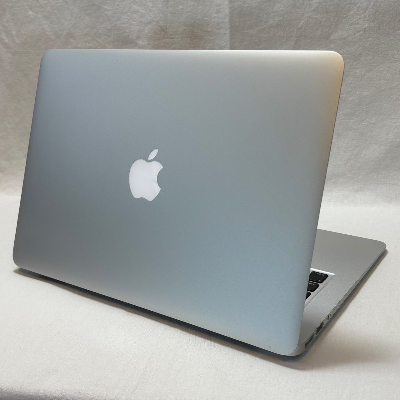 ジャンク MacBook|Air|13インチ|A1466|2017年製|MQD32J|A|ストレージ故障|起動OK 箱|付属品あり|No.870
