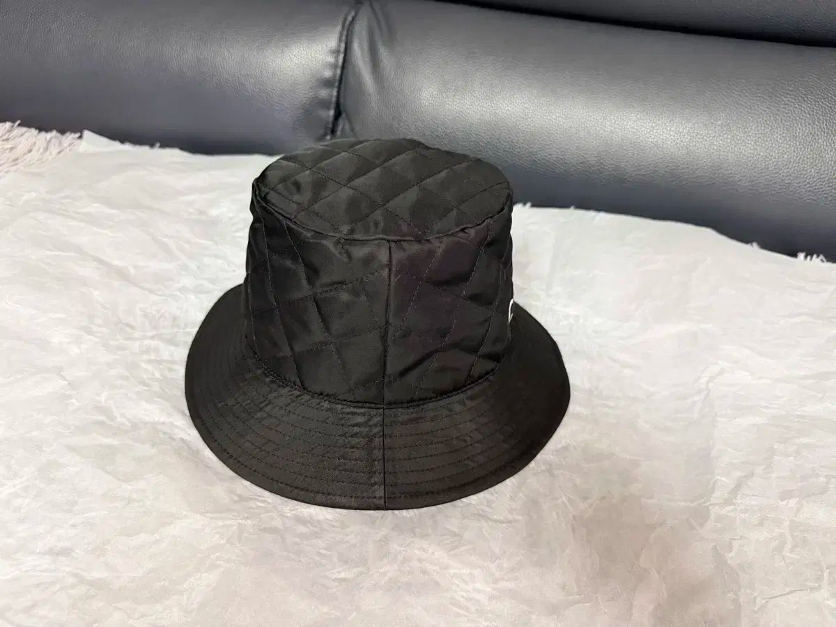 Celine セリーヌ キルティング バケットハット ほぼ