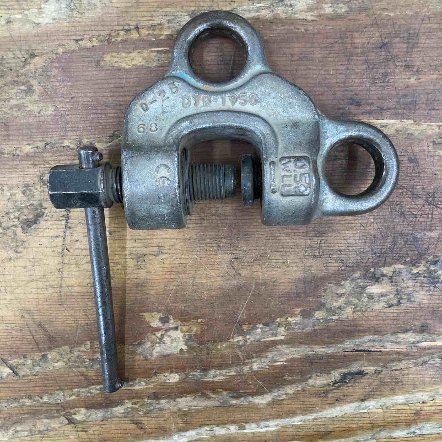 イーグルクランプ ねじ式クランプ