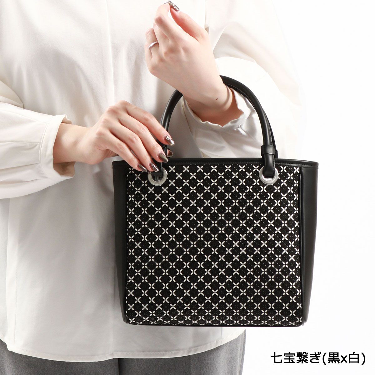 【商品レビューで＋5％】印傳屋 トートバッグ 印伝 印伝屋 インデンヤ INDEN-YA そよか トート バッグ 本革 漆 甲州印伝 七宝繋ぎ 8813 印傳屋 トートバッグ 印伝 印伝屋 インデンヤ INDEN-YA そよか トート