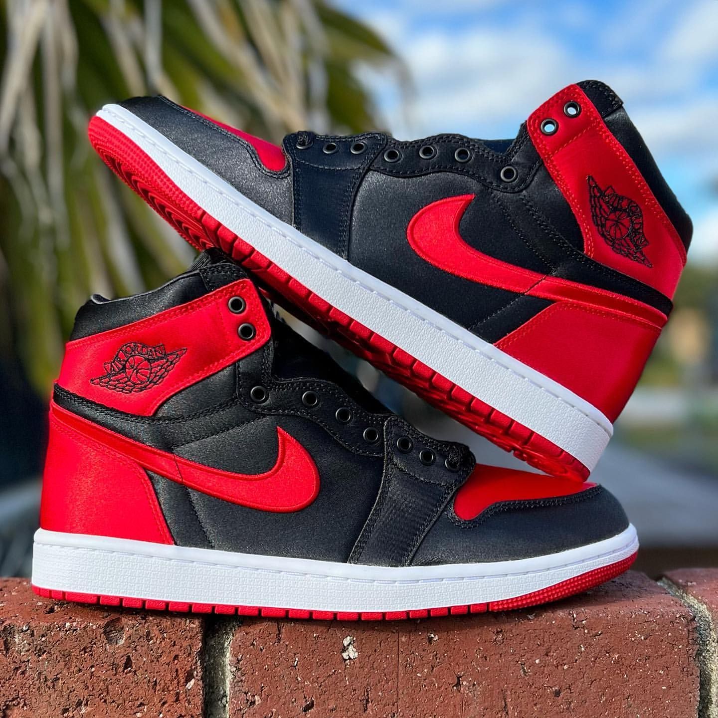 NIKE WMNS AIR JORDAN 1 HIGH OG 'SATIN BRED' ナイキ ウイメンズ エア