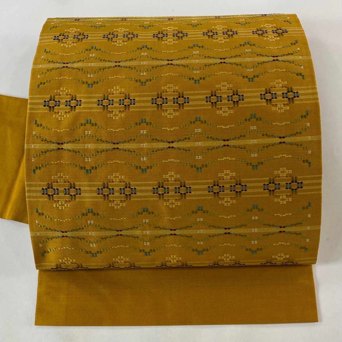 半幅帯 美品 名品 縞 幾何学 山吹茶色 正絹 中古 半幅帯 美品 名品 縞 幾何学模様 山吹茶色 正絹｜中古・古着