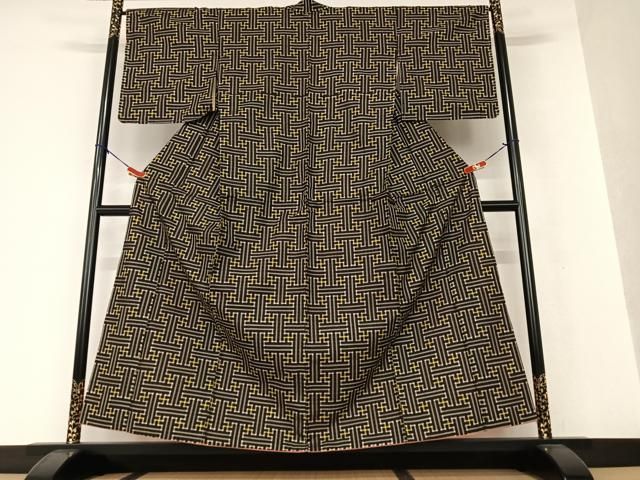 平和屋着物●本場大島紬　龍郷絣　秋名バラ　正絹　逸品　AAAV7359zg 平和屋着物○本場大島紬 龍郷絣 秋名バラ 正絹 逸品 AAAV7359zg - メルカリ