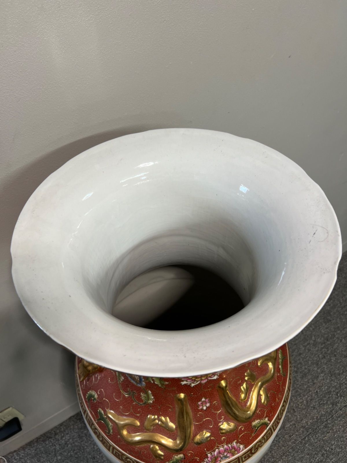 ⭐︎ 嶺東窯製 時代物 色絵金彩山水文大型飾花瓶 全長約 108cm