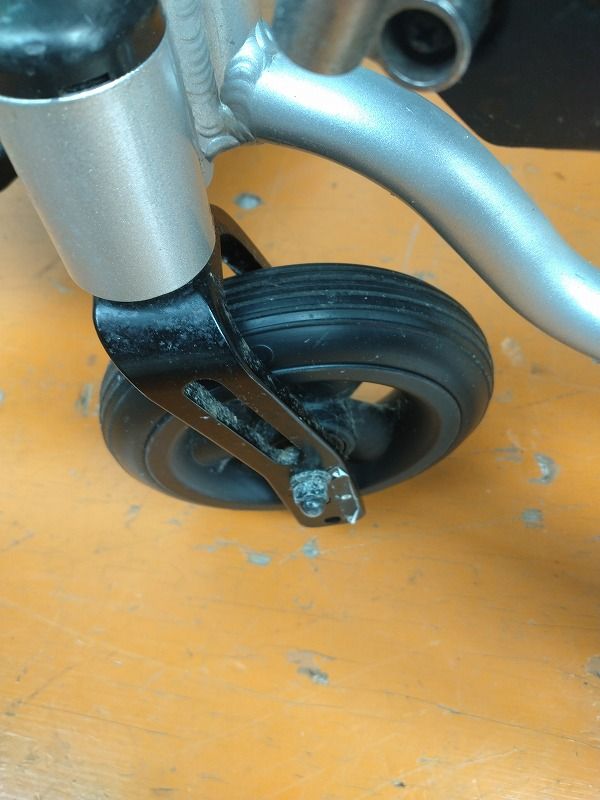 送料無料 一部地域を除く 自走型 モジュール車いす KICKLLE キックル KM-25-0908-01 STEELWINDOWSANDDOORS_COM