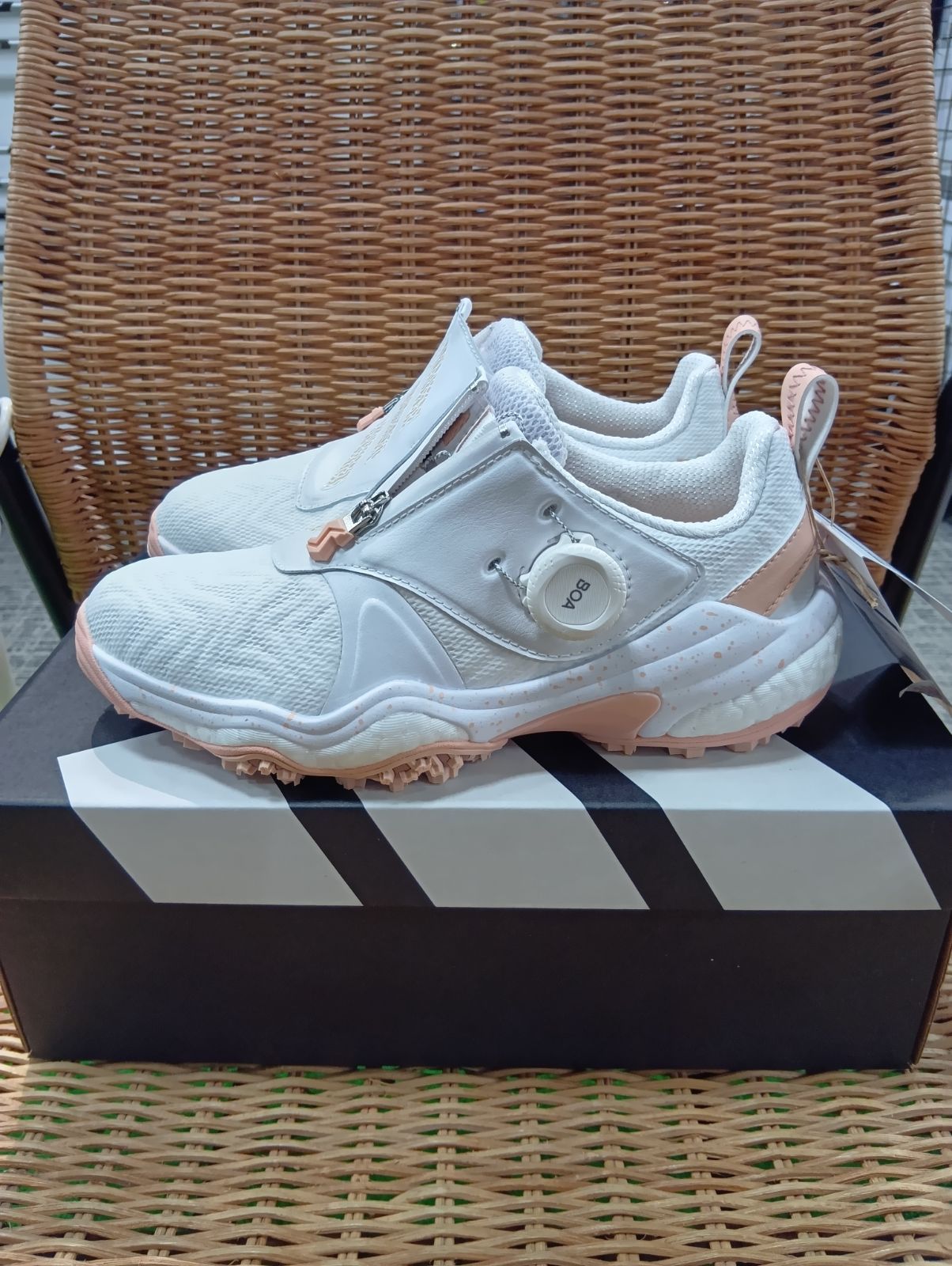 スパイクレスシューズ ウィメンズ