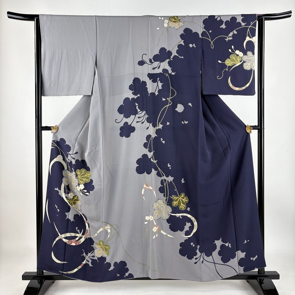 訪問着 身丈157.5cm 裄丈63cm S 袷 バチ衿 落款 蔦 シルエット 金彩 灰色 正絹 秀品