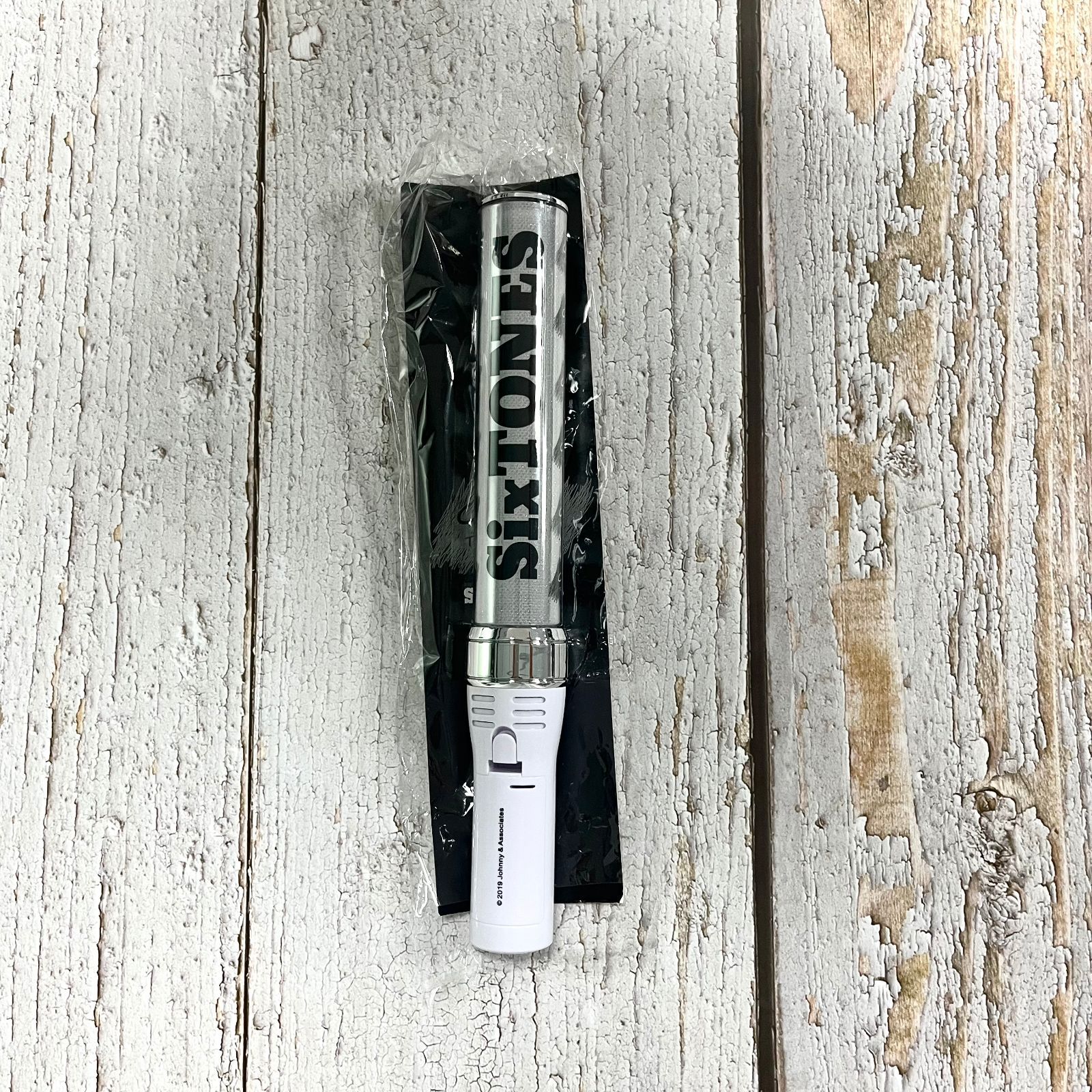 SixTONES ペンライト 未使用未開封品 新品未開封】SixTONES MILESixTONES ペンライト - メルカリ