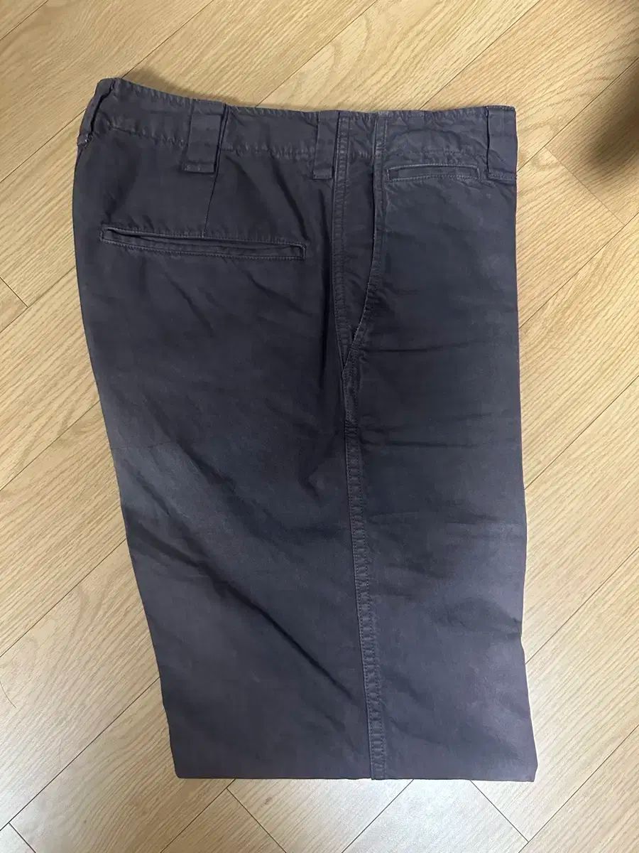 チノパンツ