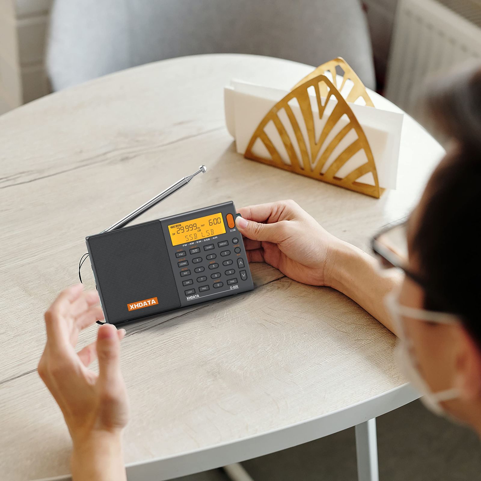 人気商品】XHDATA D-808 ポータブルラジオ FM AM SW LW ワイドFM