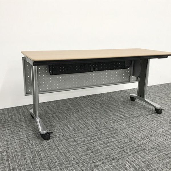 オカムラ ブラウン