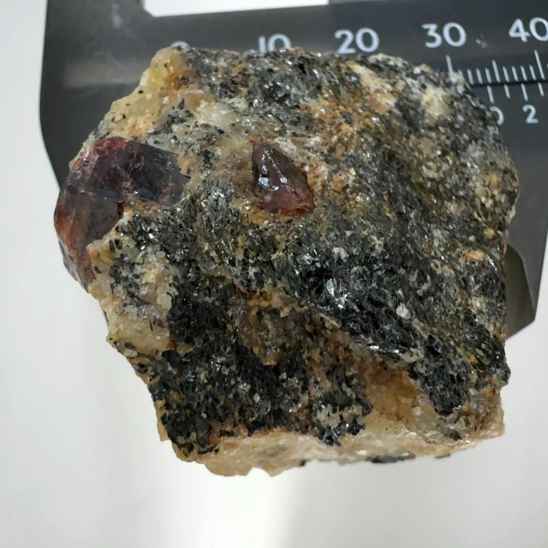 【E28552】 ジルコン 風信子鉱 ヒヤシンス Zircon 天然石 鉱物 原石 結晶 パワーストーン 風信子鉱