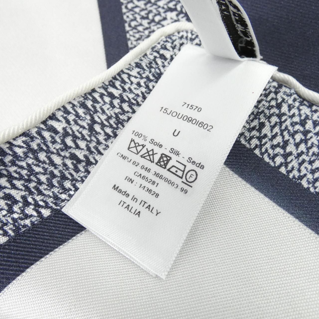TOILE