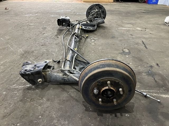 リアアクスルビーム