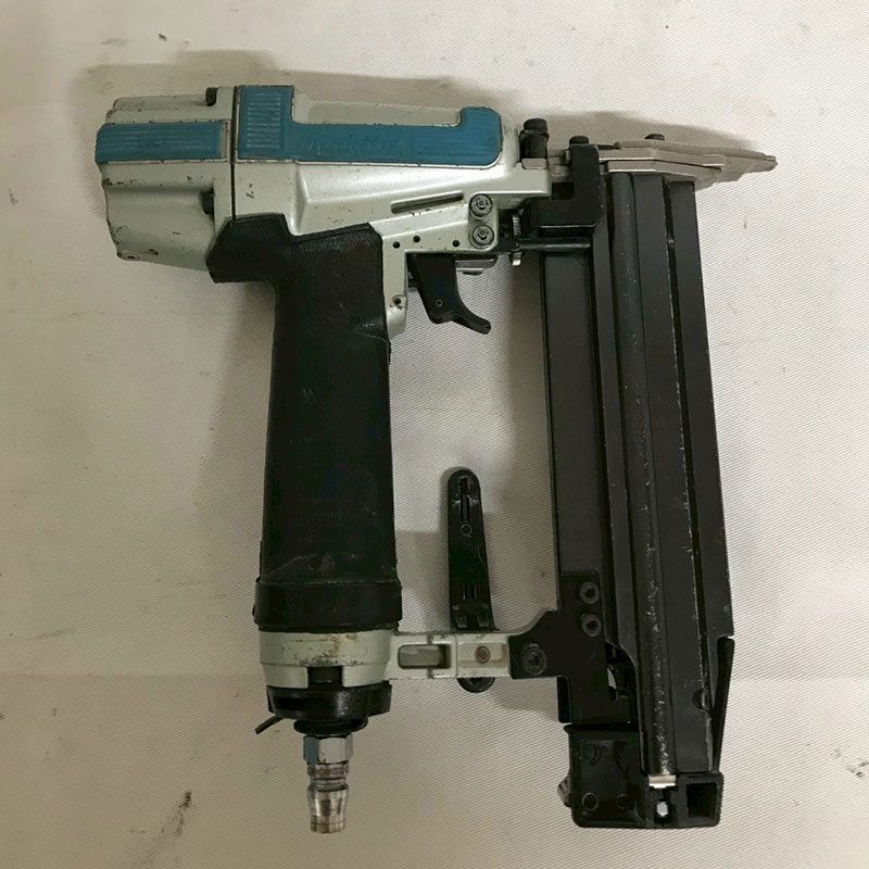 北見市発】マキタ makita 仕上釘打 AF502 シルバー (D6384kmmsYM)