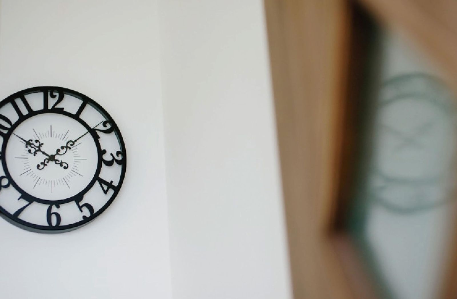 インターフォルム 掛け時計 ジゼル CL-4960BK ブラック ホワイト ステップムーブメント