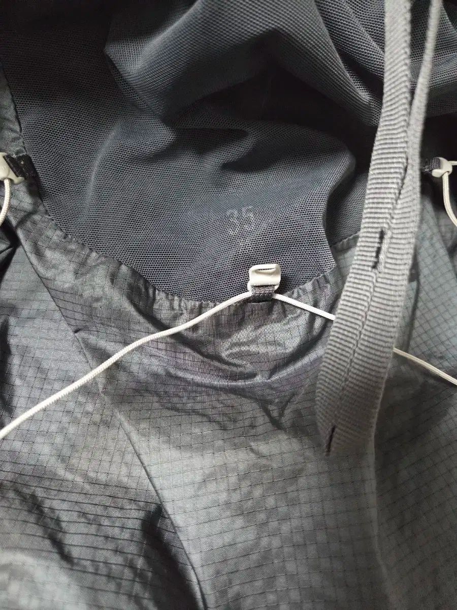 Salomon サロモン ブラック 軽量 バックパック 登山 バッグ 35 リットル