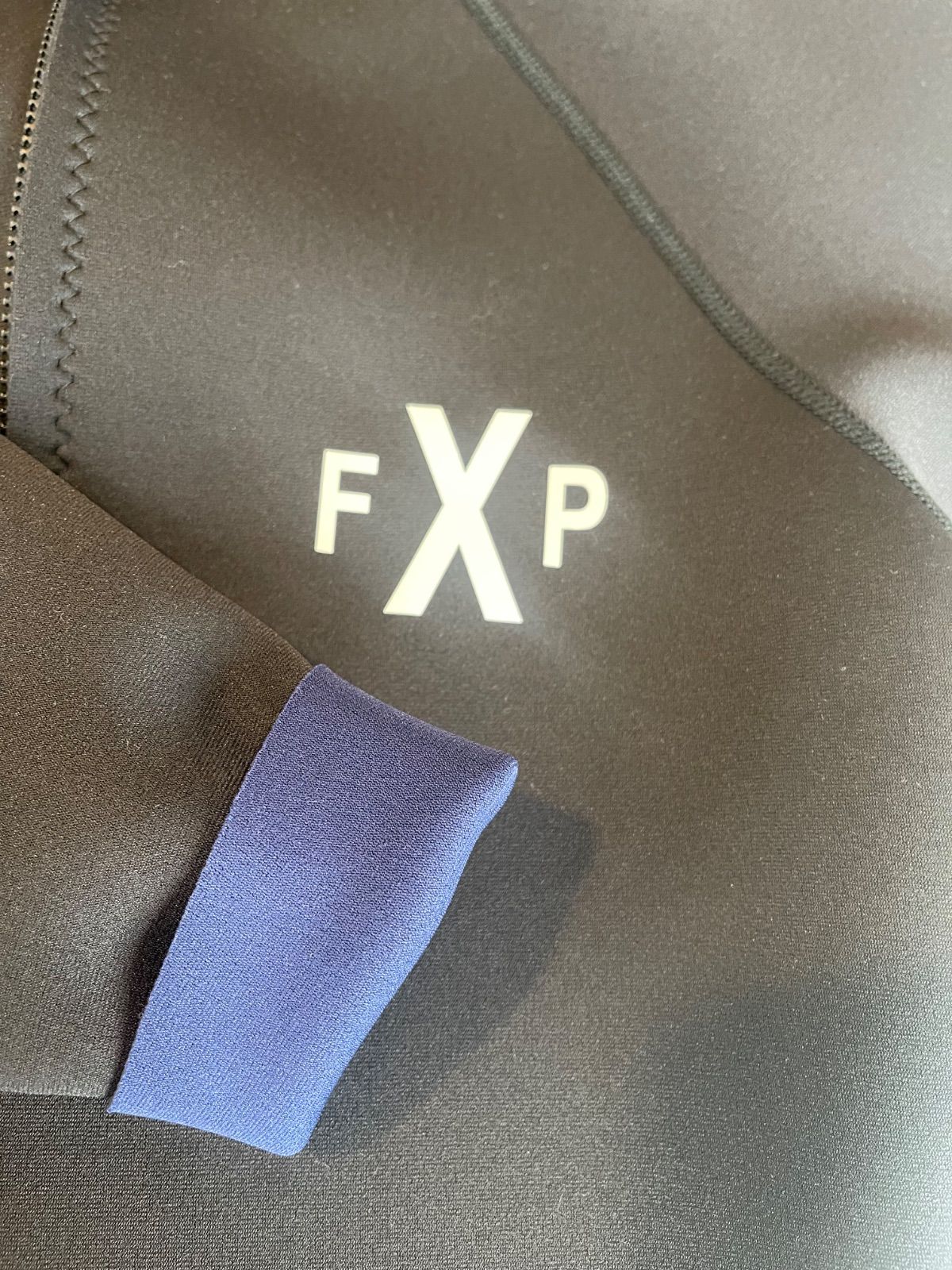 送料無料！ FLASHPACKER フラッシュパッカー2mm タッパーMサイズ