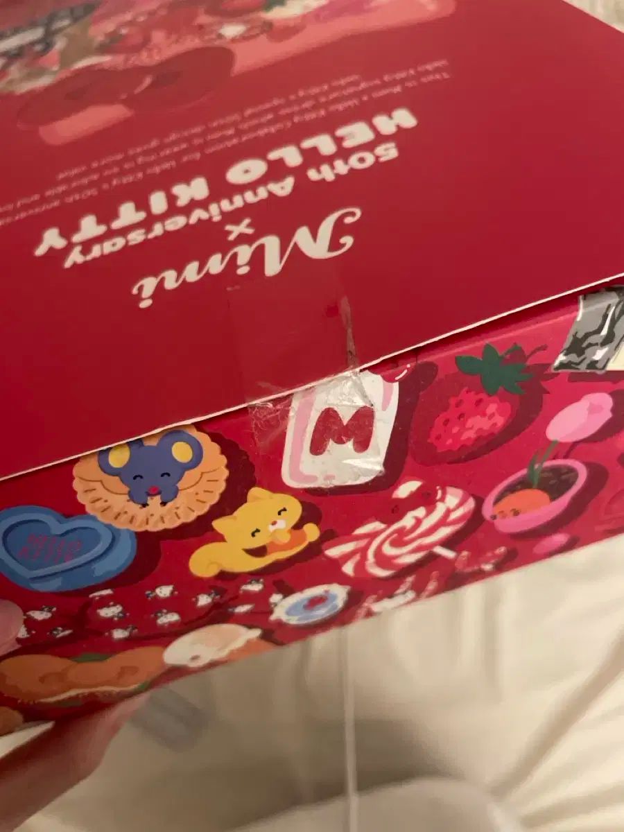 ミミ x ハローキティ 50 周年 コラボ 人形