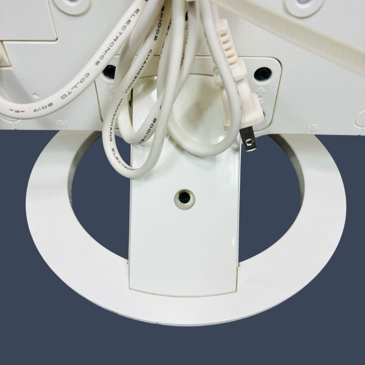 液晶カラーテレビ