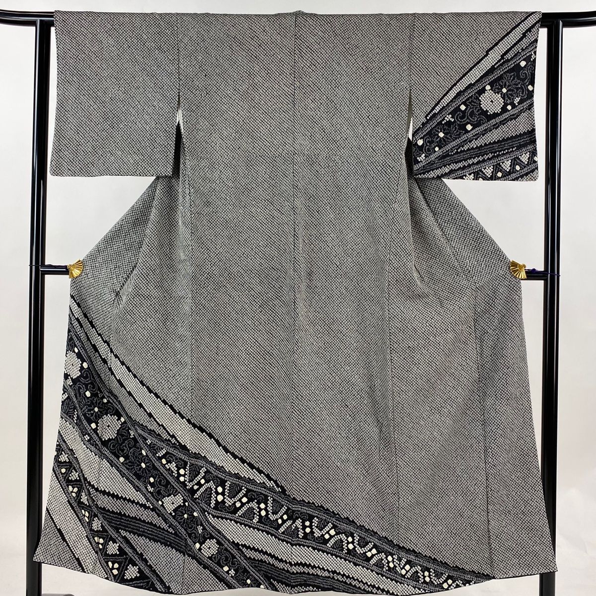 訪問着 身丈150cm 裄丈61.5cm S 袷 花唐草 幾何学模様 そう絞り 黒 正絹 秀品