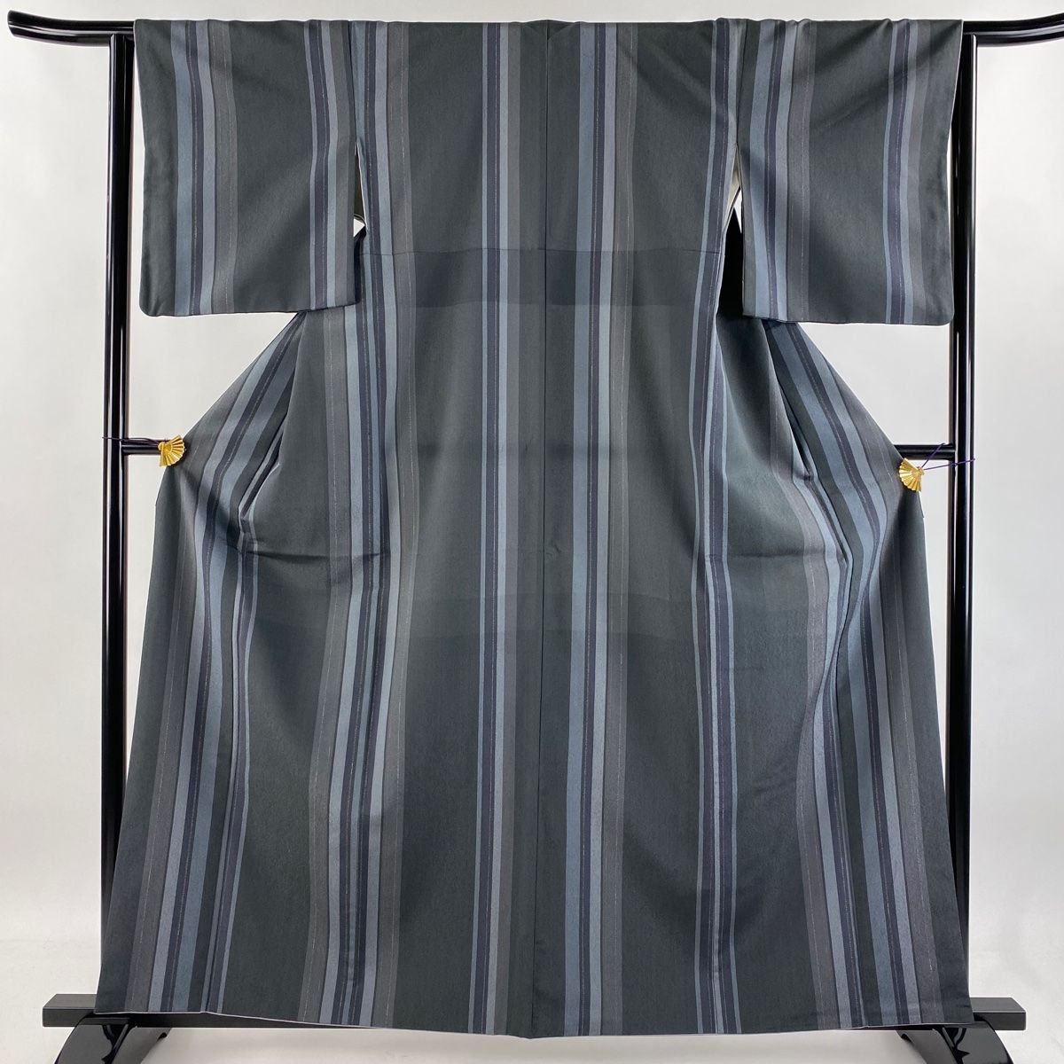 お召 身丈160cm 裄丈63.5cm S 袷 縦縞 灰色 正絹 秀品