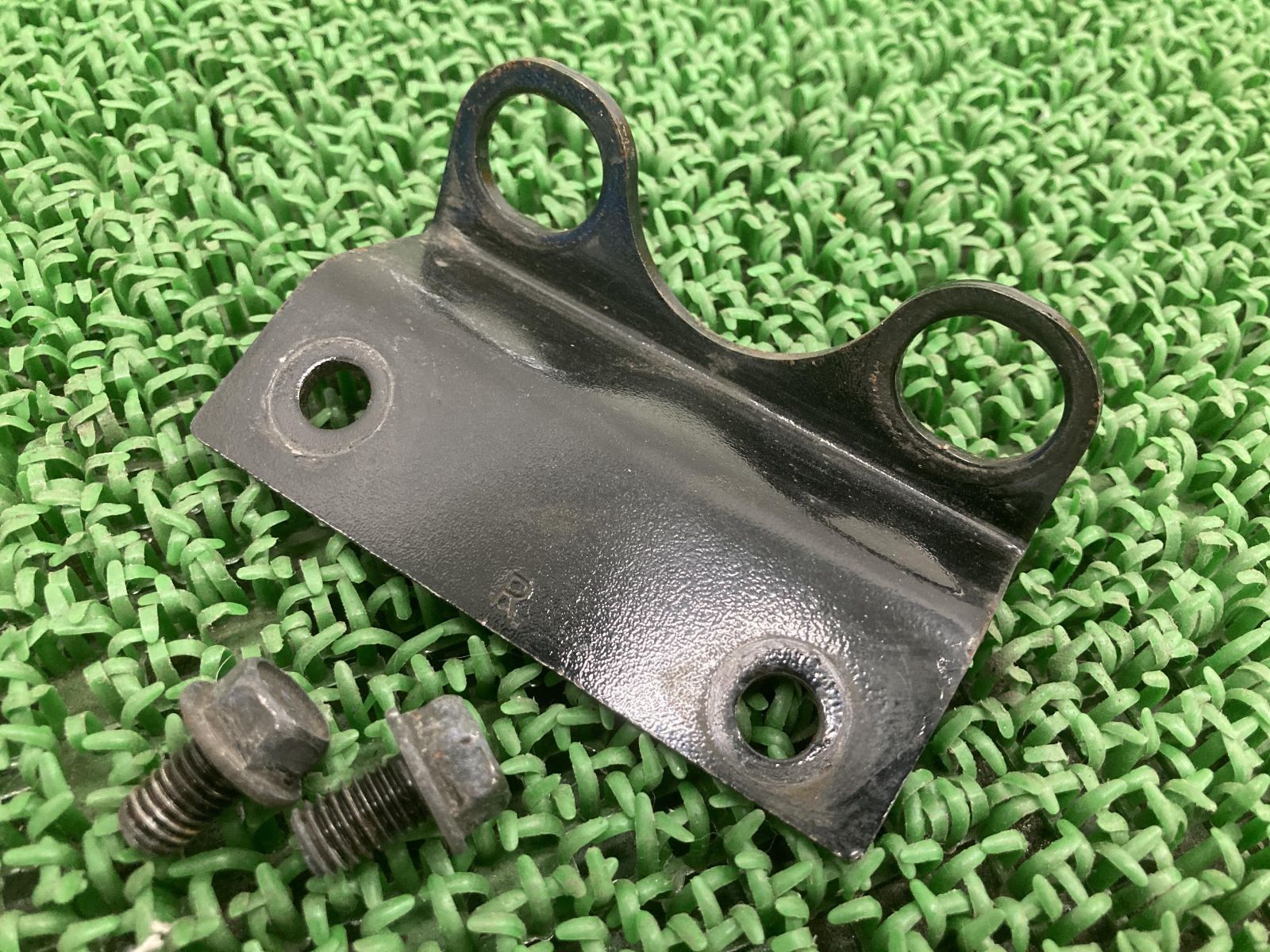 W400 W650 マフラーステー 右 カワサキ 純正 中古 バイク 部品 EJ400A EJ650A 曲がり無し 品薄 希少品 車検 Genuine