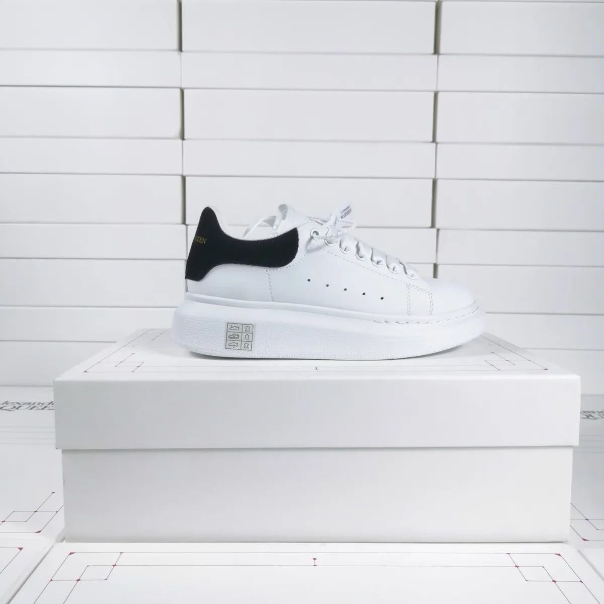 新品 未使用 ALEXANDER McQUEEN アレキサンダーマックイーン 