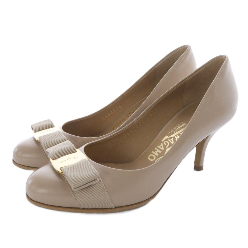 サルヴァトーレフェラガモ Salvatore Ferragamo CARLA ヴァラリボン パンプス ピンヒール レザー 4.5 ピンクベージュ