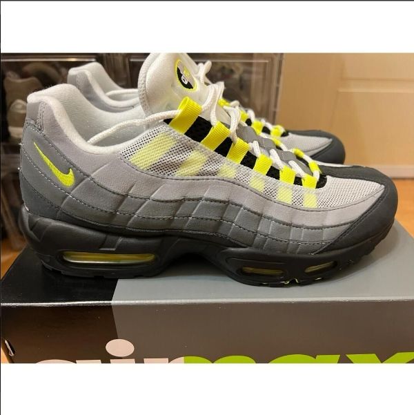 靴下無料付き】新品未使用 ナイキ Nike Air Max 95 OG Neon エアマックス95 OG ネオン 2020 NIKE AIR MAX  95 OG イエローグラデ - メルカリ