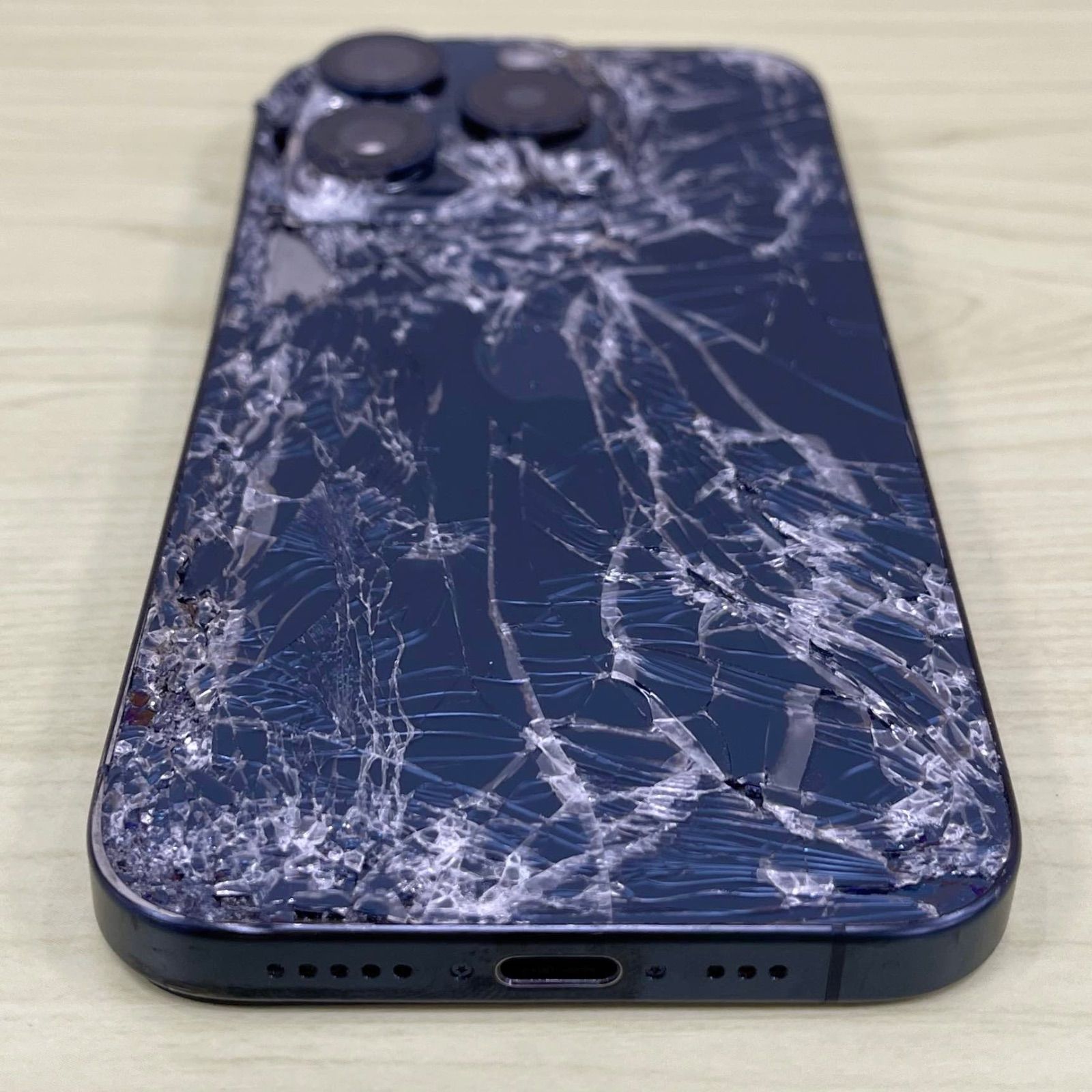 ジャンク　iPhone 15 pro 128gb　SIMフリー　ブルーチタニウム iPhone 15 Pro 128GB - ブルーチタニウム（SIMフリー）[整備済