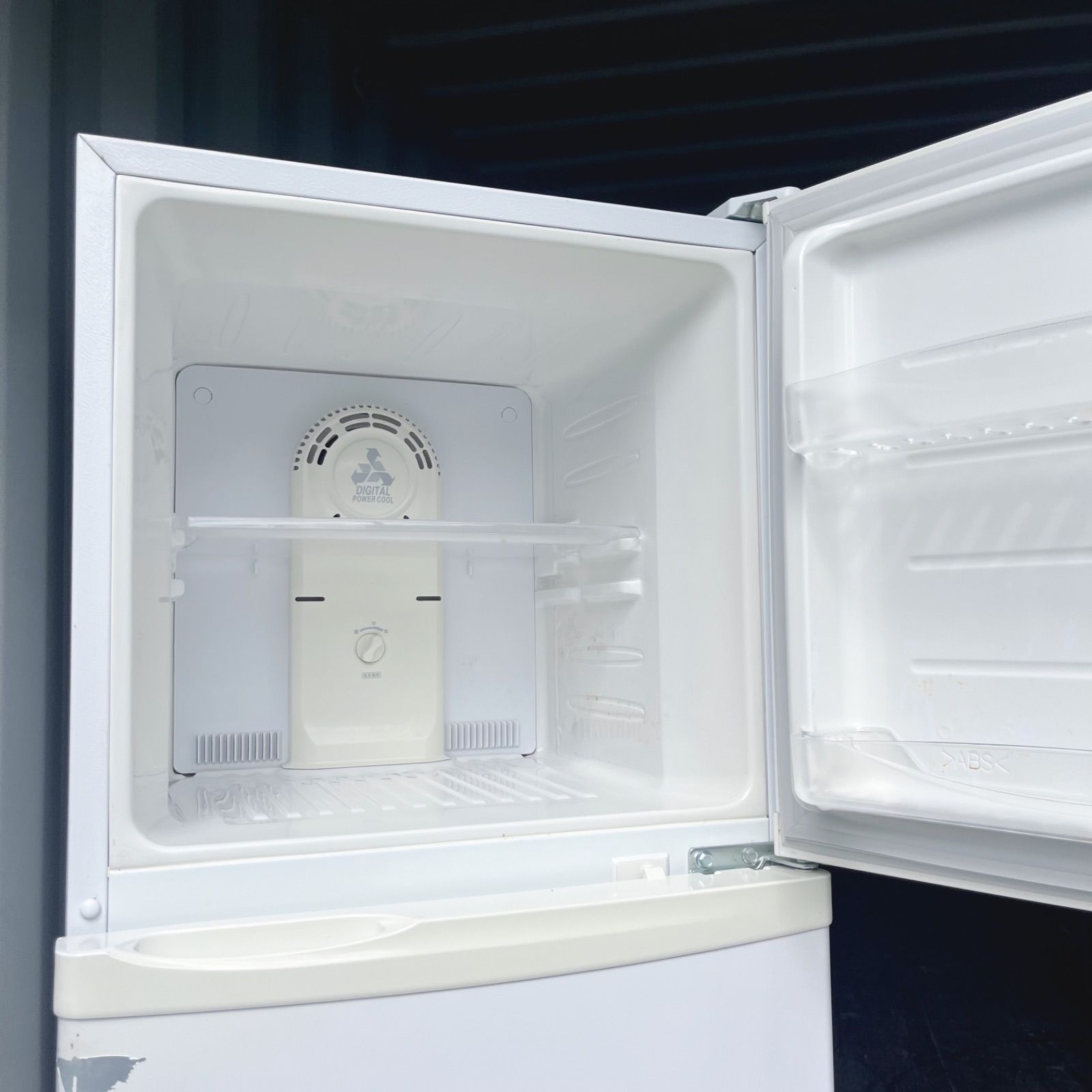 おしゃれホワイト大きめ227L冷蔵庫