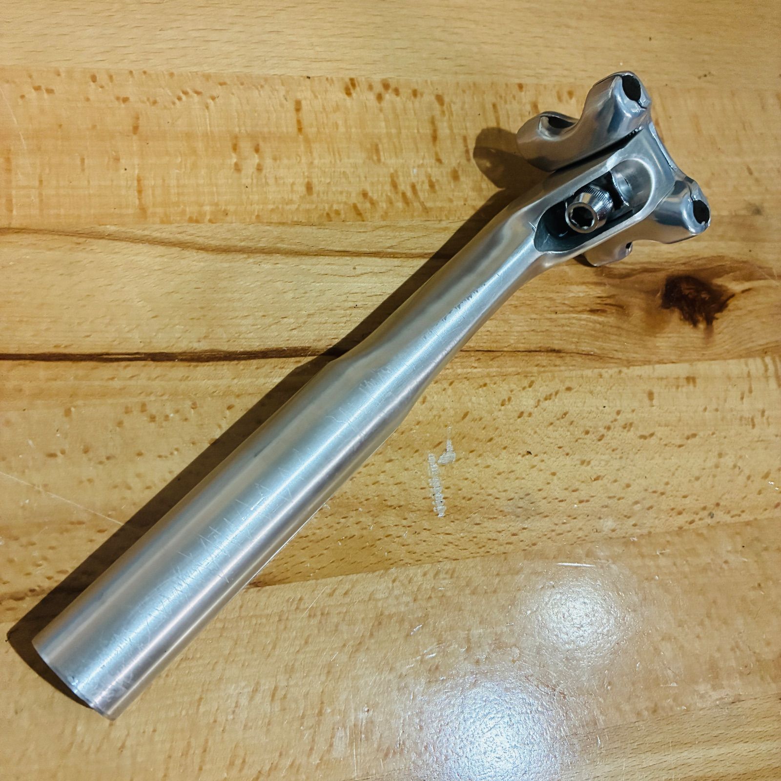 【レア】シマノ デュラエース アルミ製シートポスト 27.2mm径 レア】シマノ デュラエース アルミ製シートポスト 27.2mm径