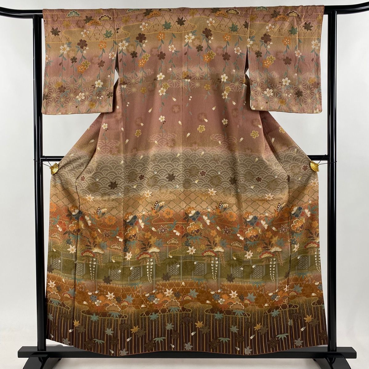 訪問着 身丈157cm 裄丈62cm S 袷 巻物 草花 金糸 刺繍 ピンクベージュ 正絹