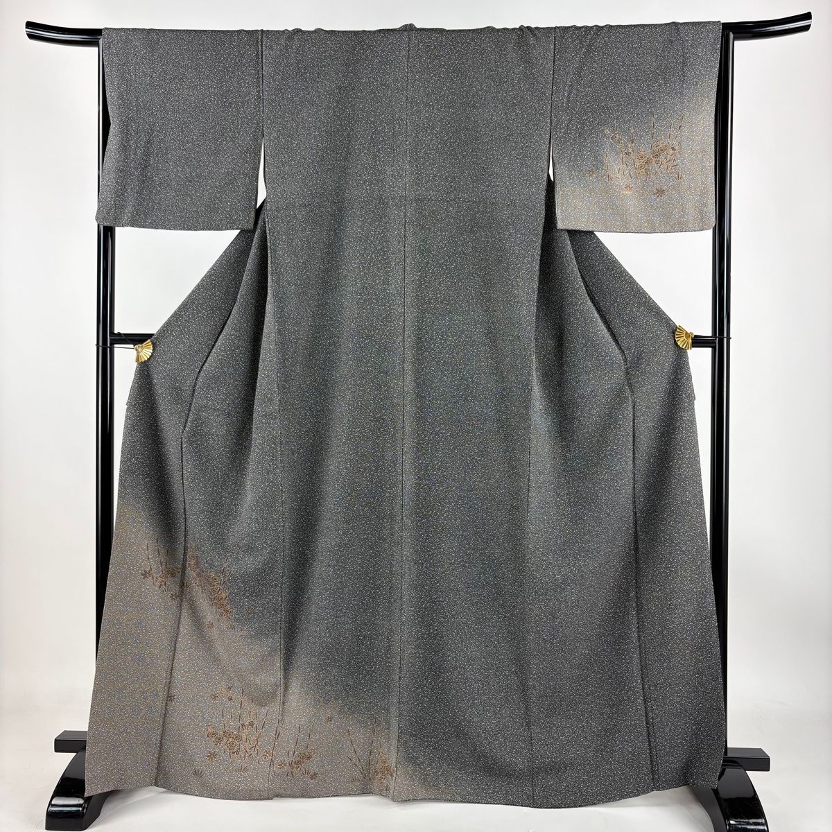付下げ 身丈166cm 裄丈65cm M 袷 菊 木賊 金彩 ぼかし 黒灰 正絹 秀品